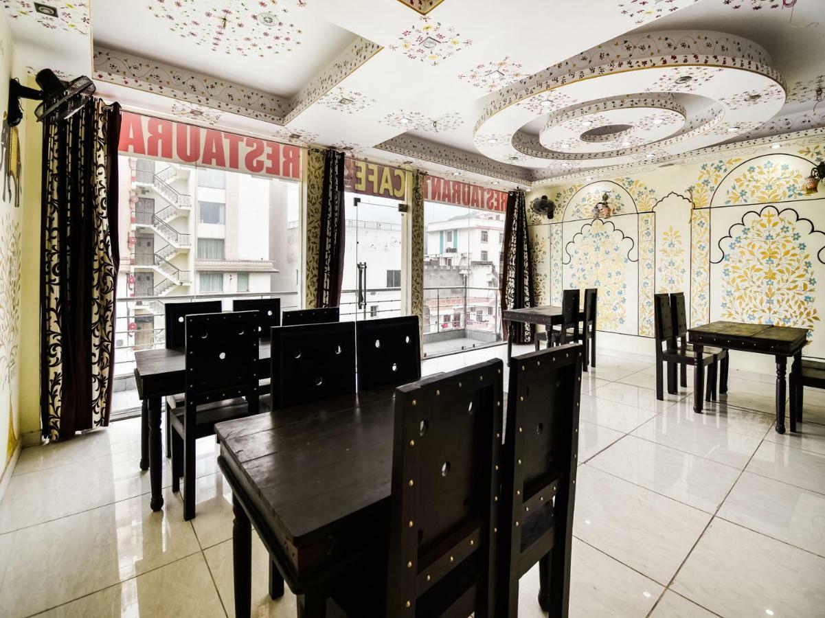 Oyo 48665 Kesar Palace Amer Exterior foto